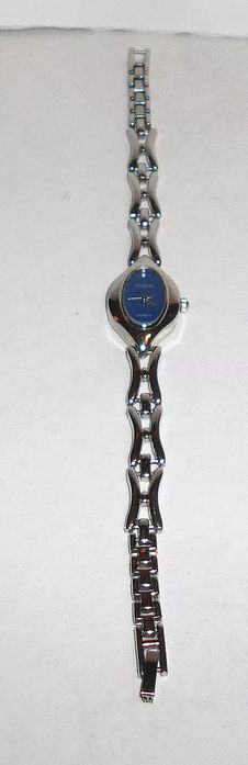 Citron Quartz Ladies Oval Shaped Blue Dial Wrist Watch
