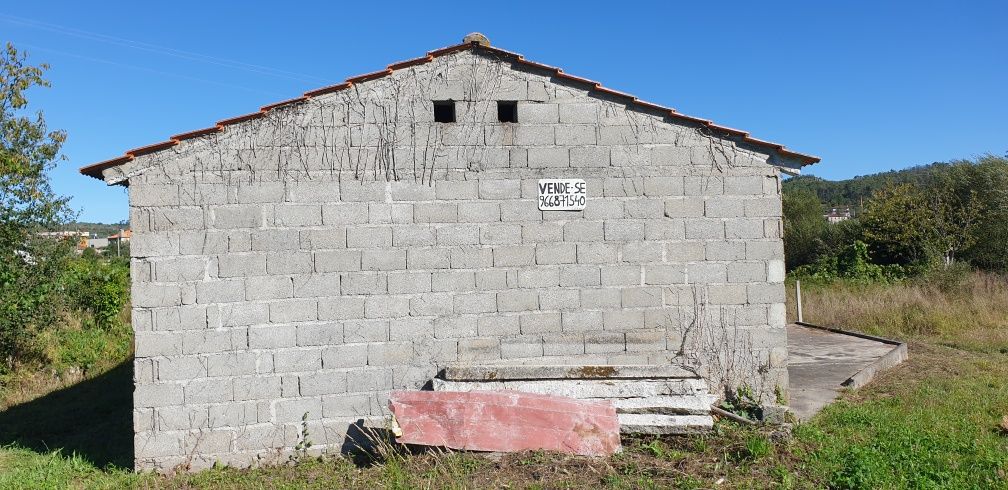 Vende-se terreno agrícola