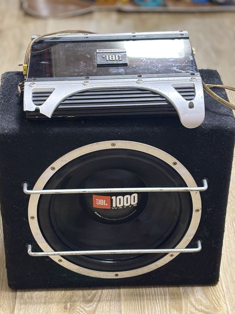 Продам сабвуфер JBL уселитель JBL
