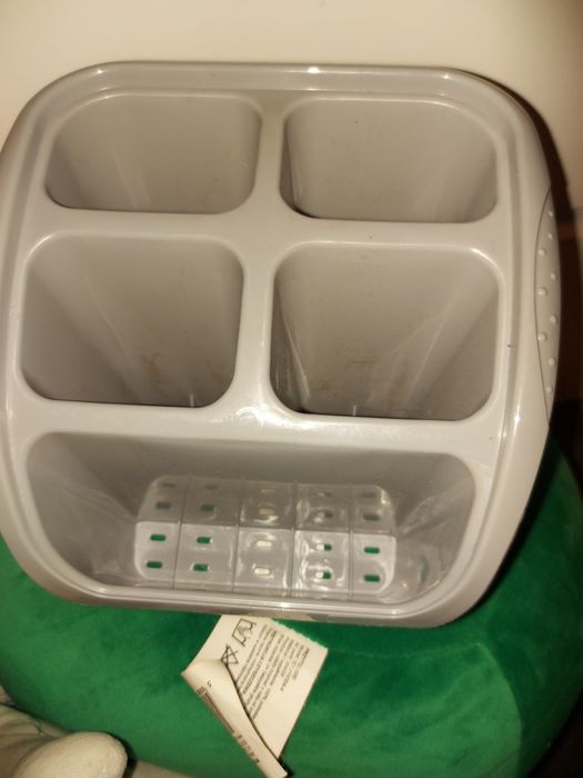 Ociekacz na sztućce