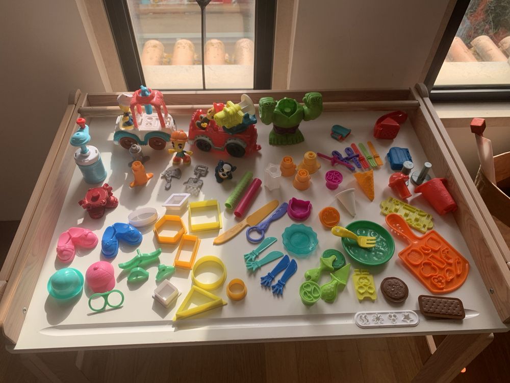 Plasticina e brinquedos/moldes Play Doh