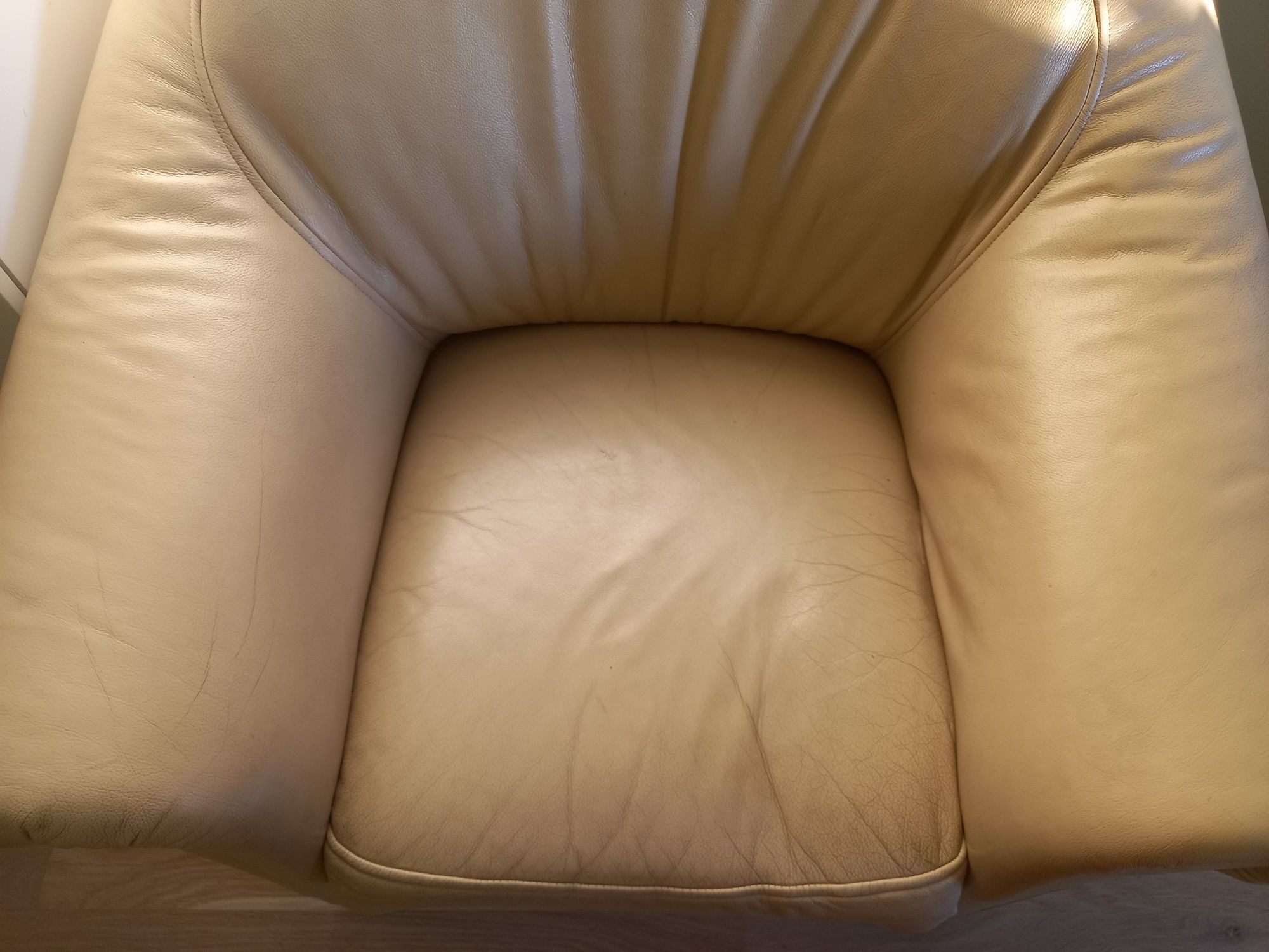 Wygodny skorzany fotel