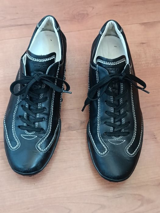 Кросівки відомого італійського бренду Tod's. Розмір 36.