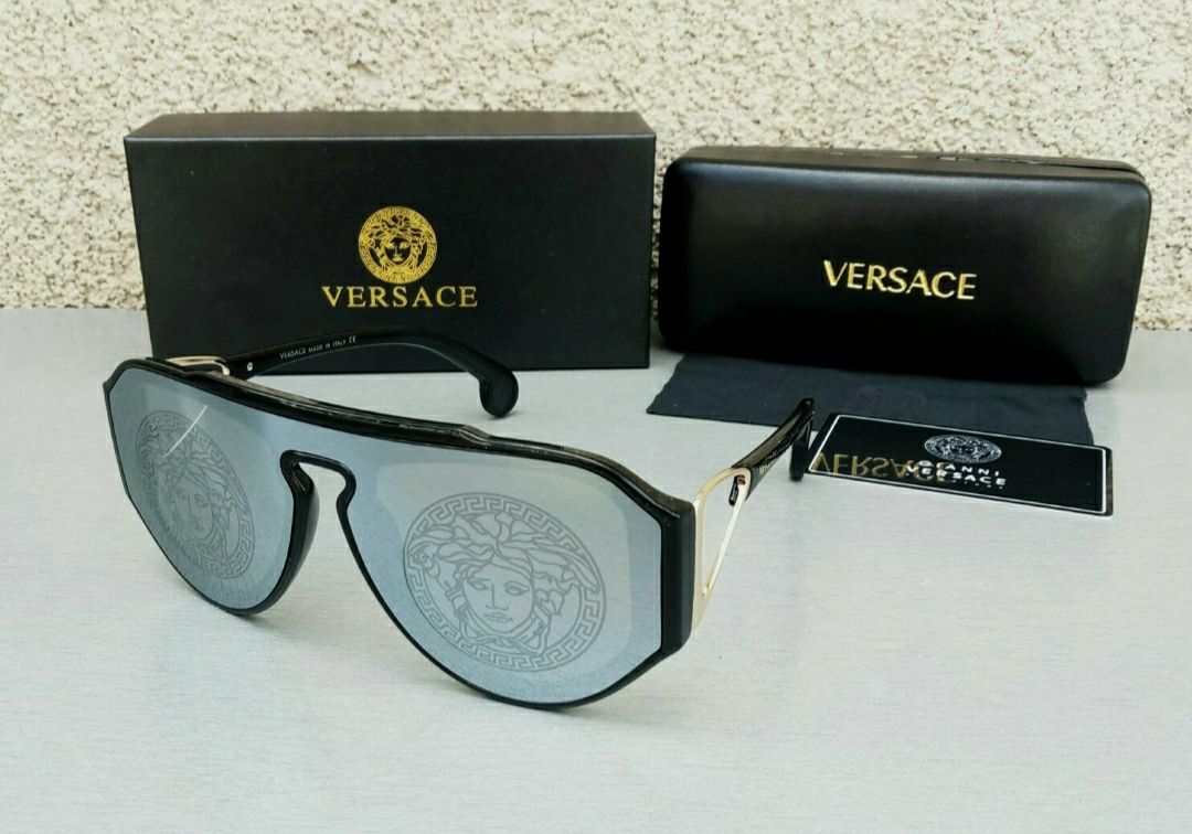 Versace очки женские серые зеркальные с логотипом бренда на линзах