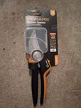 Sekator nożycowy Fiskars P921