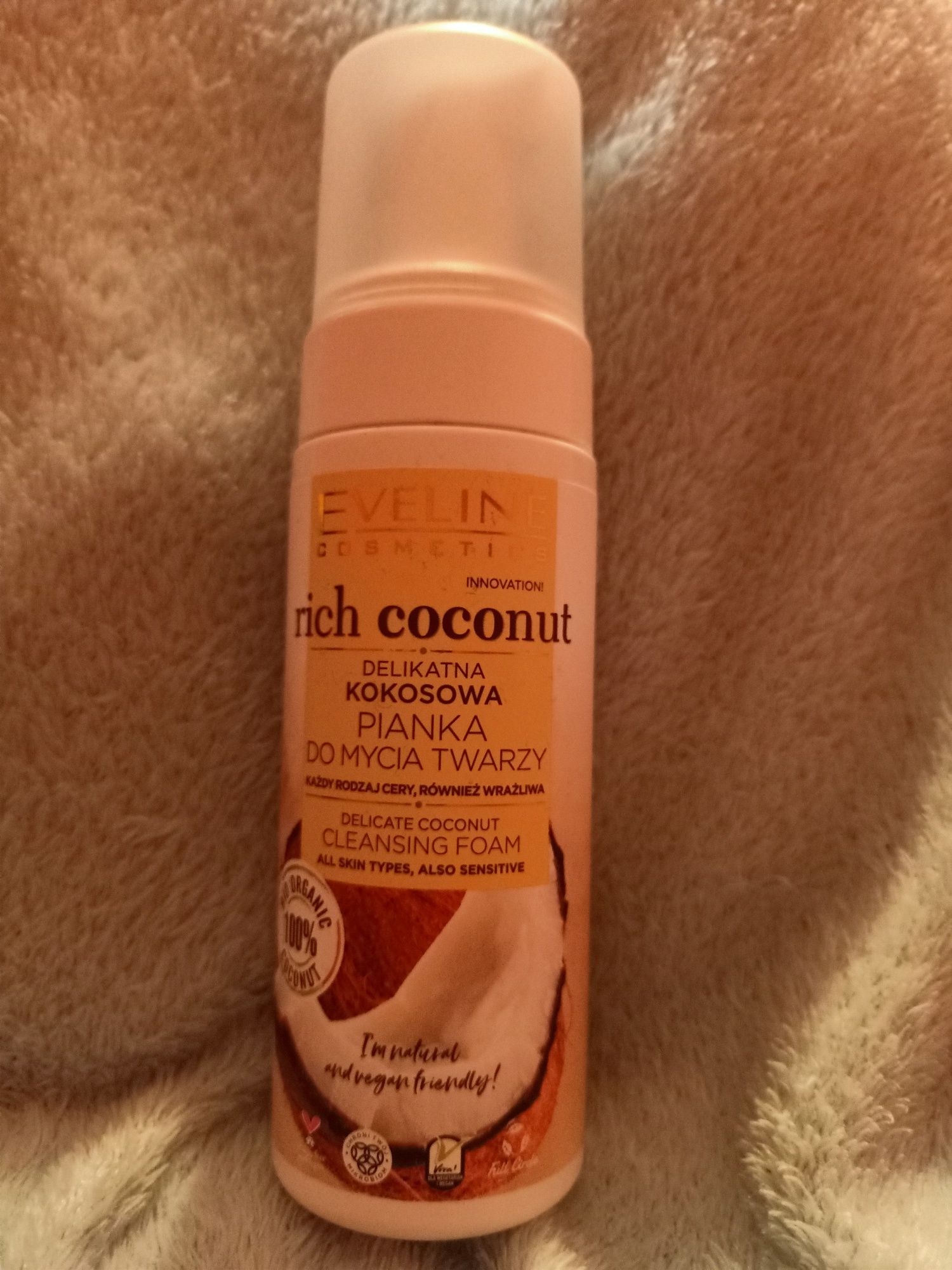 Eveline Cosmetics Rich Coconut delikatna pianka do mycia twarzy