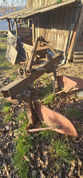 Плуг для трктора