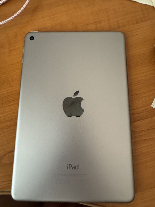 Продам iPad mini4
