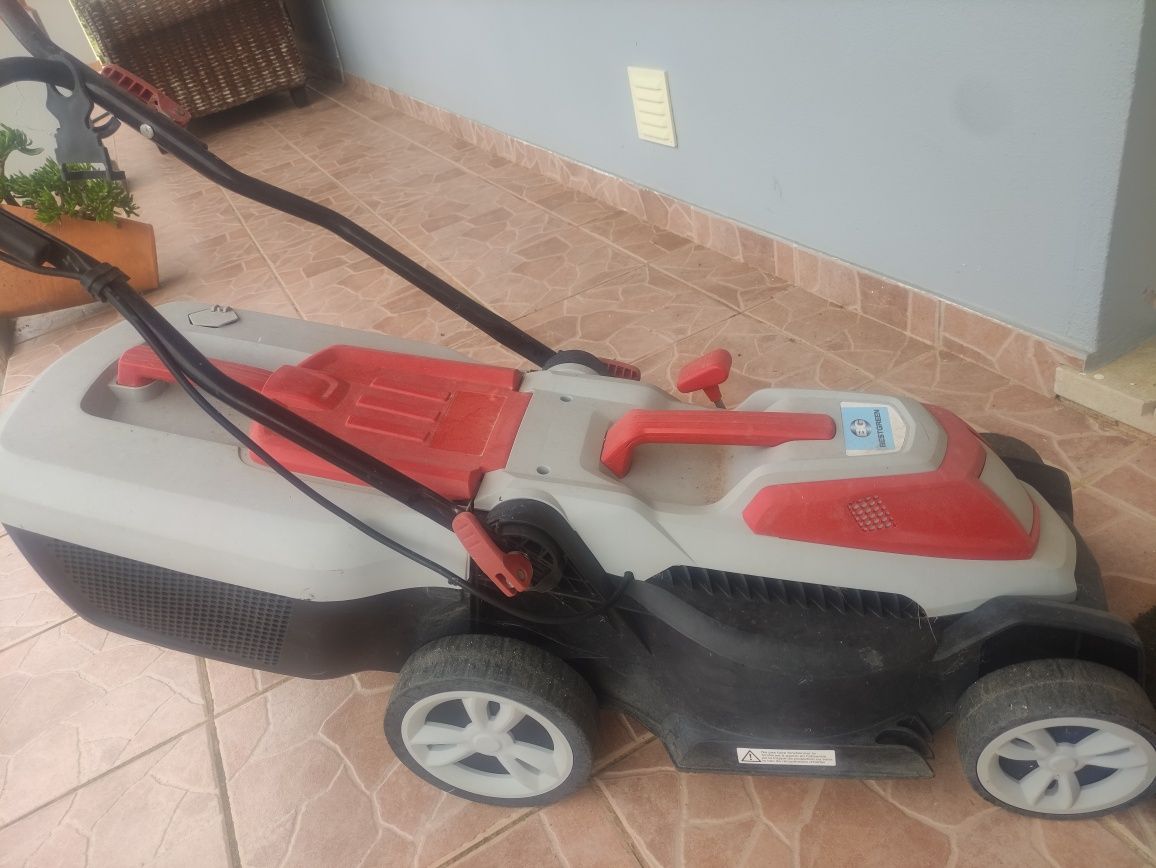 Corta relva elétrico