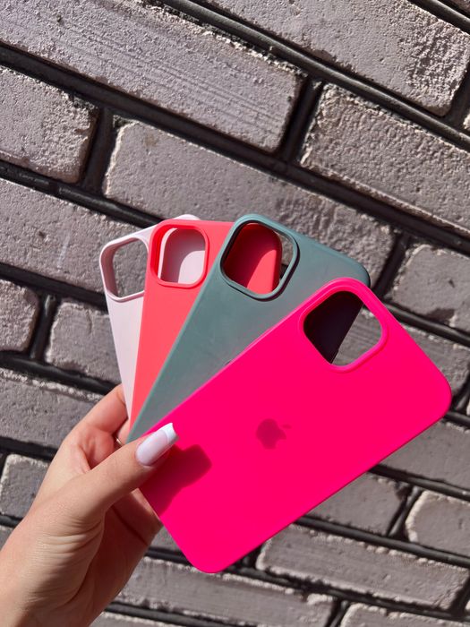 Чохли на iPhone 13-14