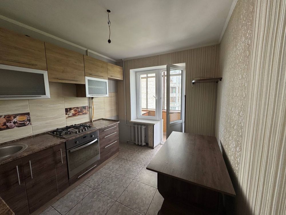 Продаж квартири з капітальним ремонтом Топольна Миколайчука