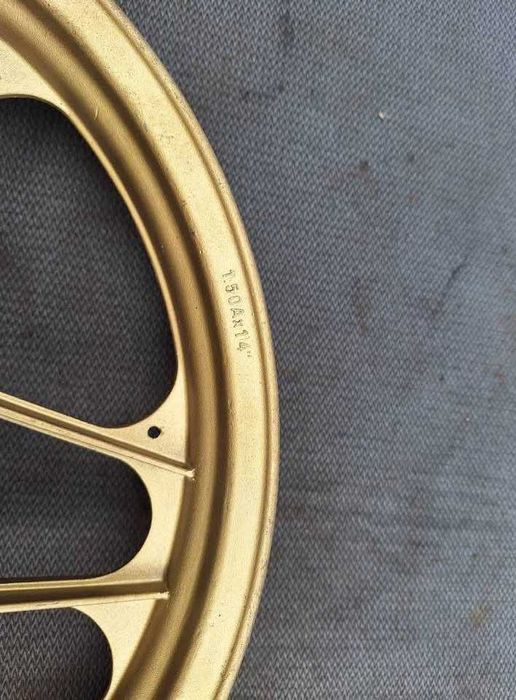 Jante trás Casal Boss.
Nova Stock Antigo.
Para venda!!