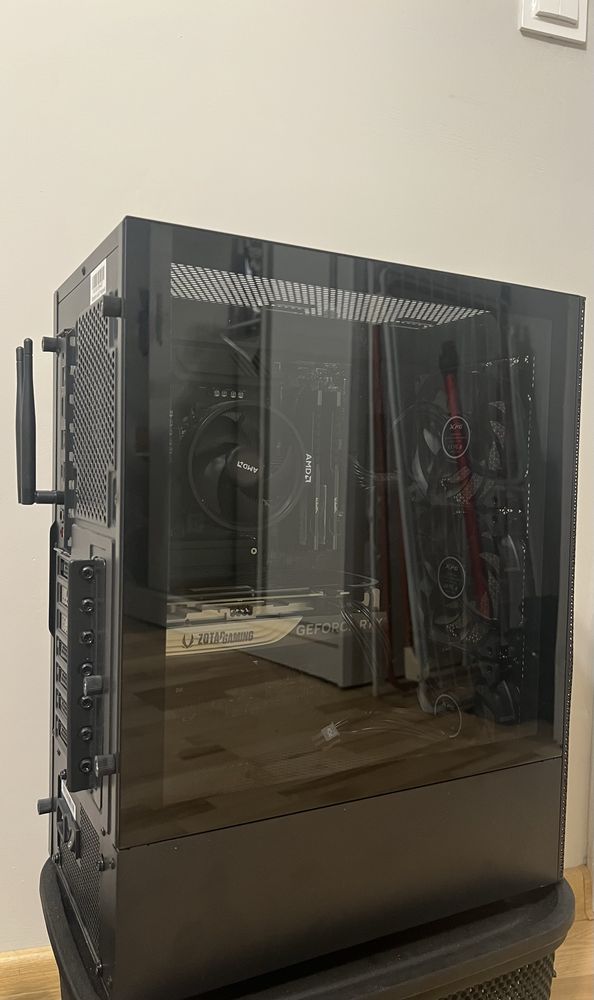 Komputer stacjonarny Ryzen 5 5600/RTX4070/32GB/1TB/650W