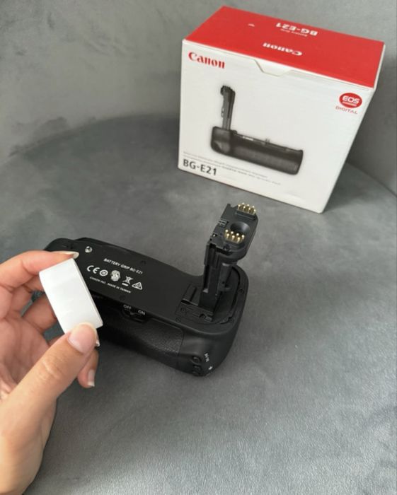 Battery grip BG-E21 da Canon compatível com a Canon 6D Mark || (NEW)