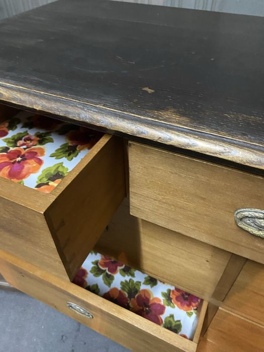 Comoda antiga madeira trabalhada