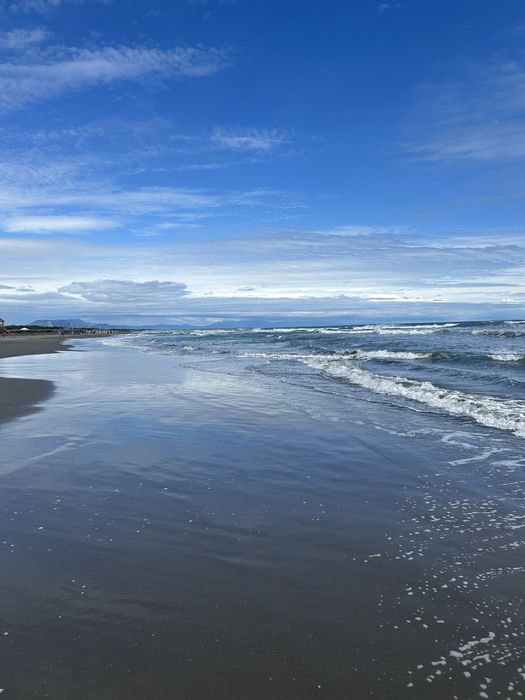 Продаж квартир з якісним ремонтом на березі моря в Чорногоріі