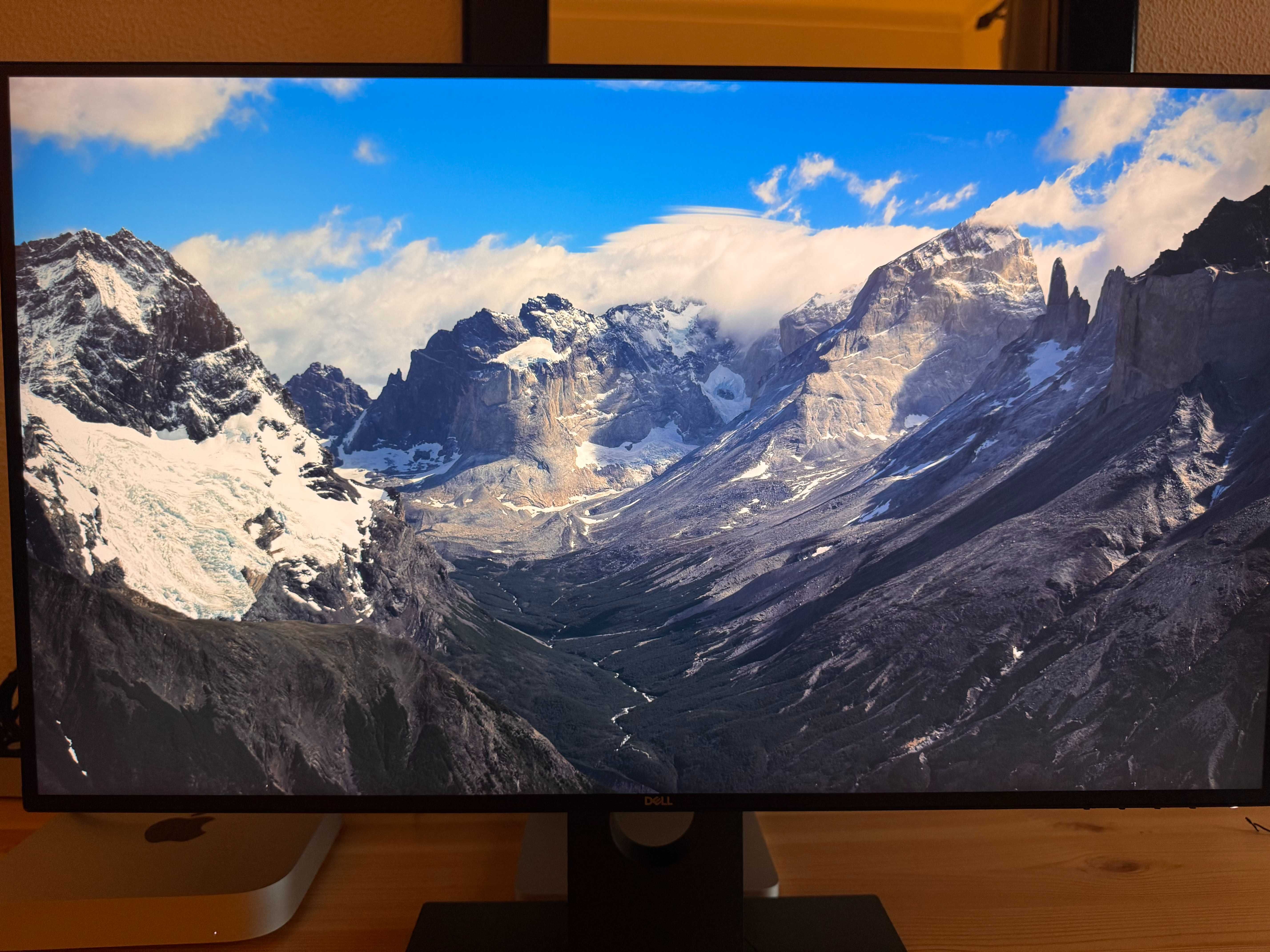 Monitor  Dell U2718Q 27" LED IPS 4K UItraHD 3840 x 2160 pixels