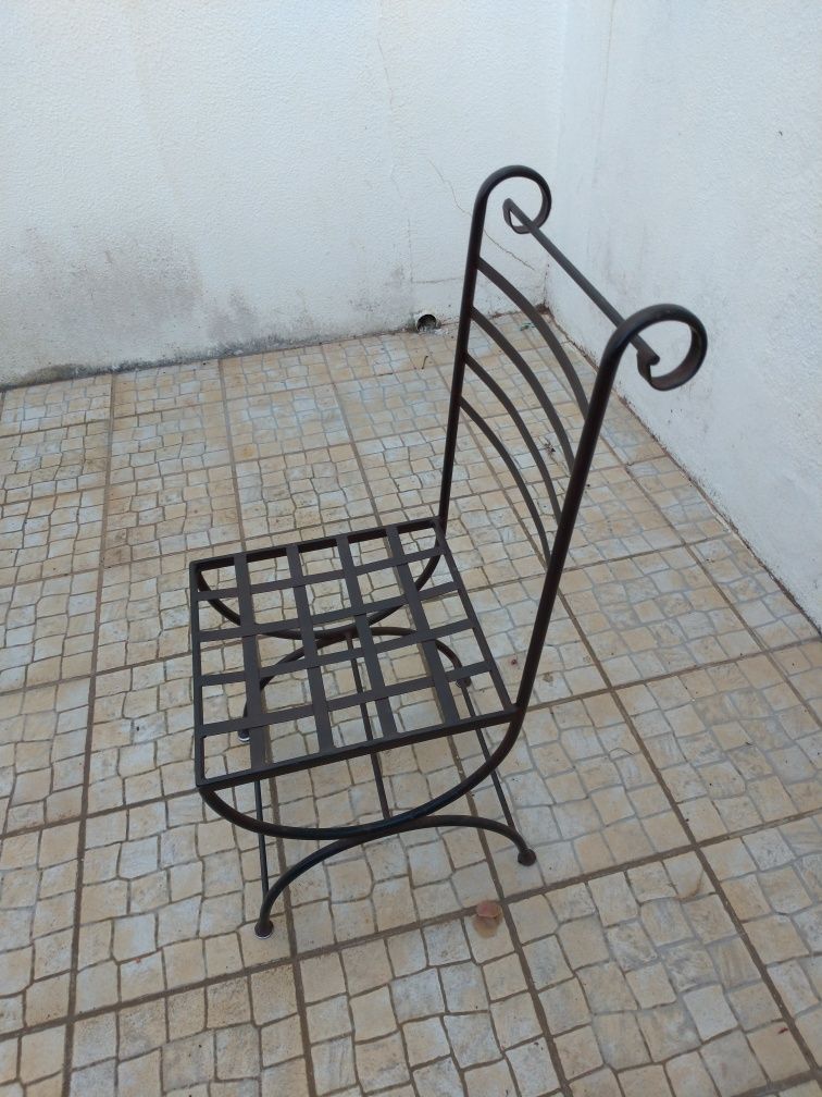 3 Cadeiras de jardim em Ferro