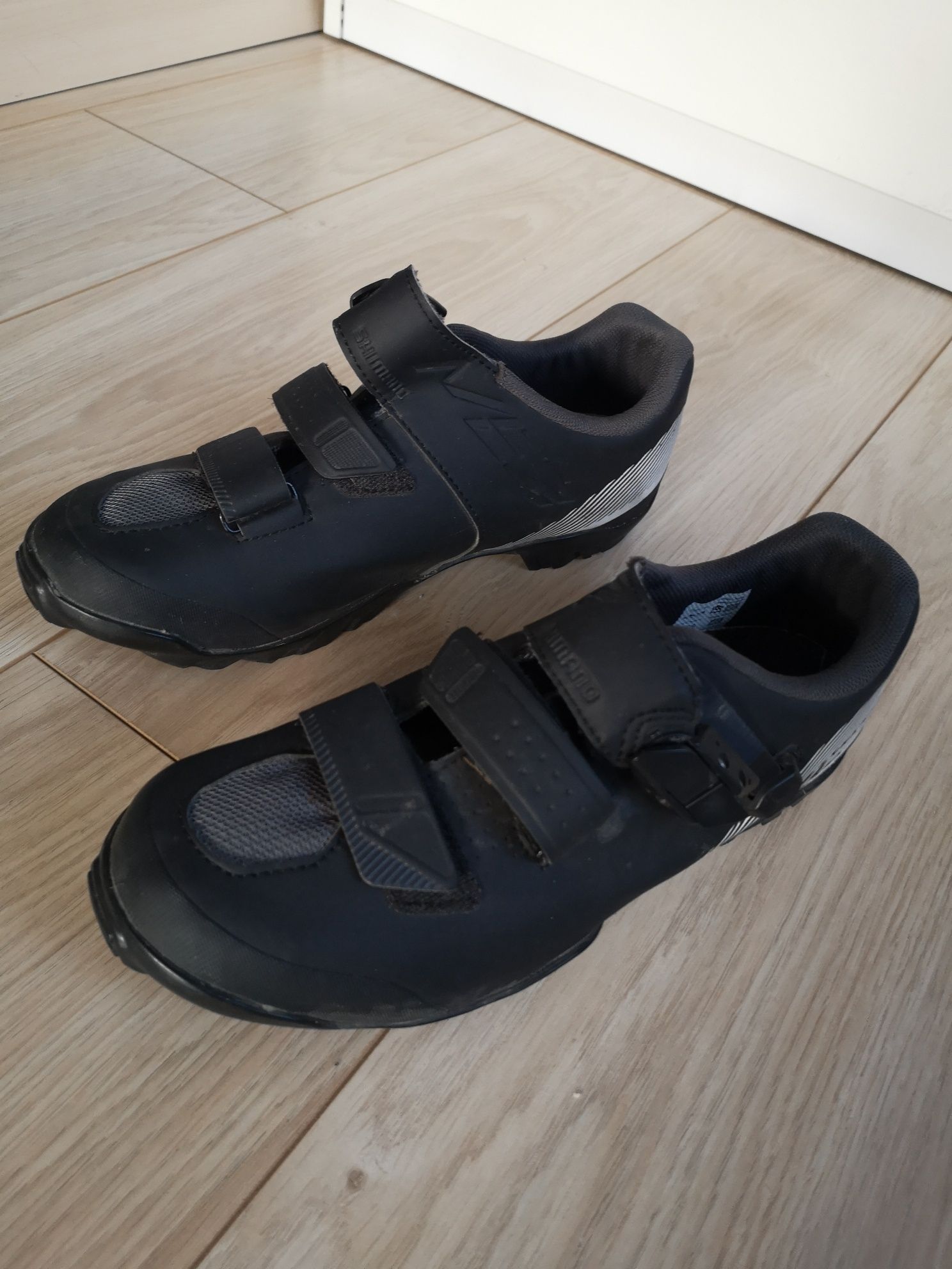 Buty z zapięciami Shimano