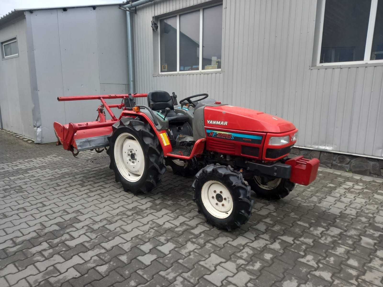 Japoński traktorek Yanmar AF 226 z glebogryzarką 4x4 26 KM Rewers