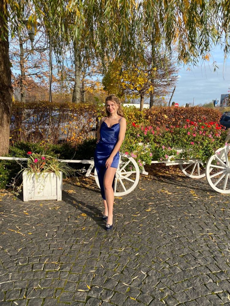 Шовкова темно синя сукня розмір С