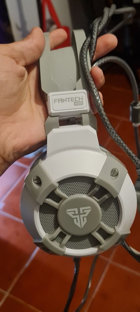 Vendo teclado + fones gaming