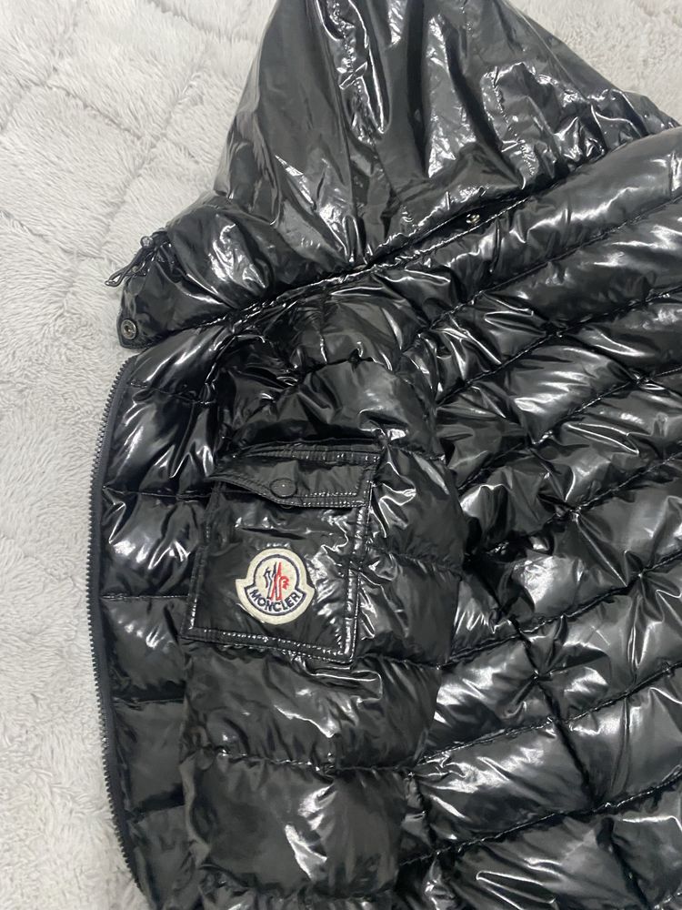 Kurtka moncler xs