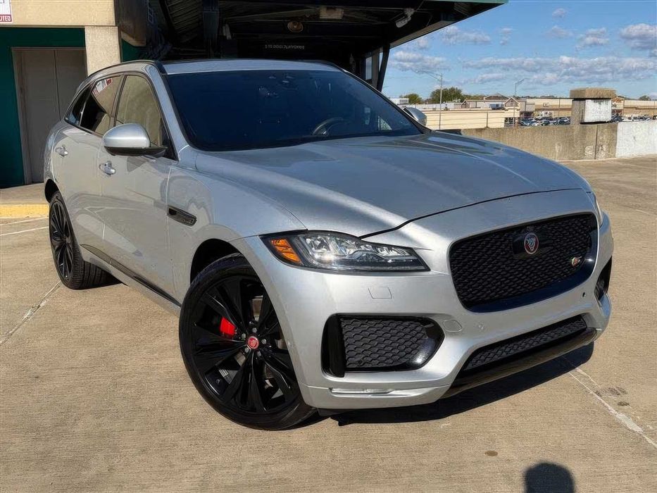 Jaguar F-PACE S      2019