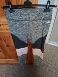 Legginsy szaro czarno różowe