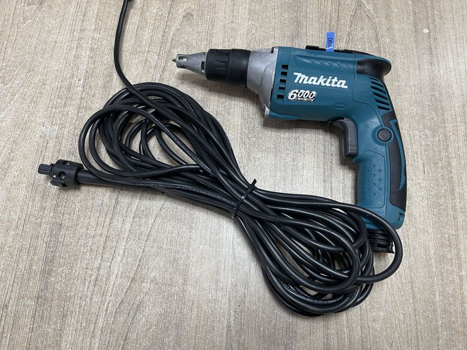 Makita FS6300R / мережевий шуруповерт для гіпсокартону Макіта