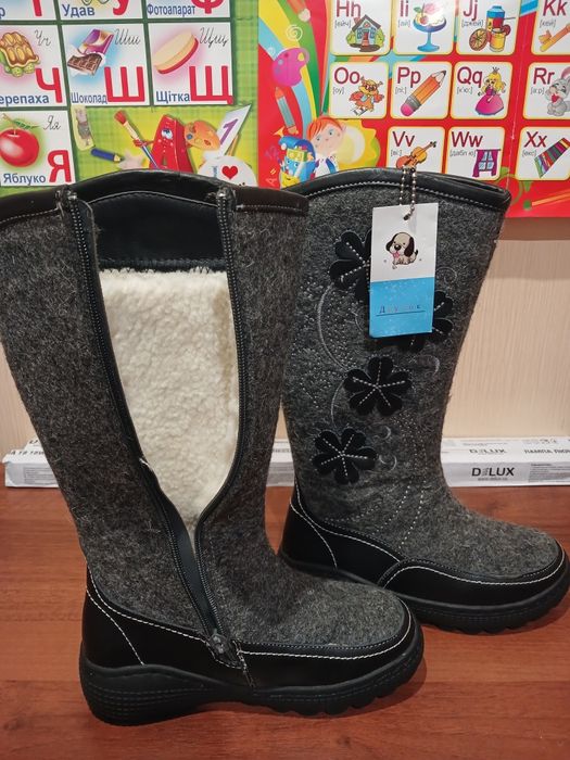 Безкоштовно віддам розмір 32 чобітки на дівчинку