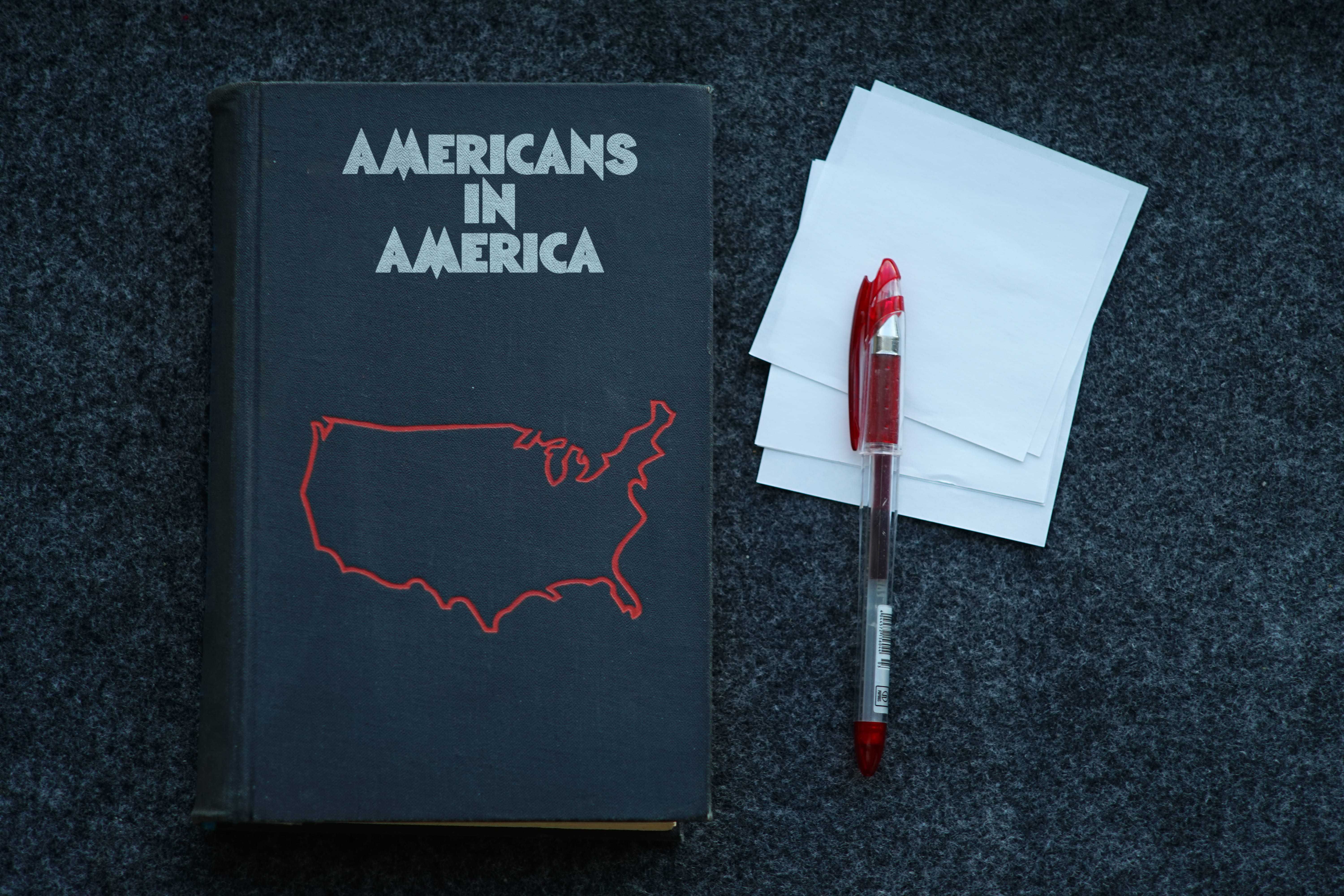 Książka "Americans in America". Autor: Stanislav Kondrashov