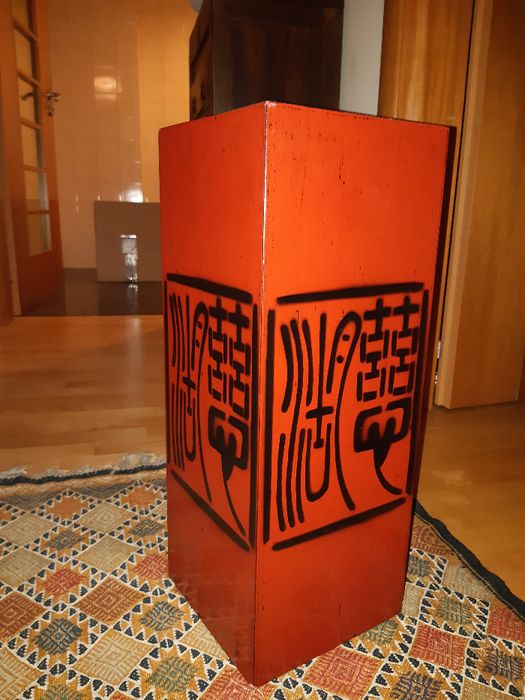 bengaleiro para guarda chuvas em madeira . chines