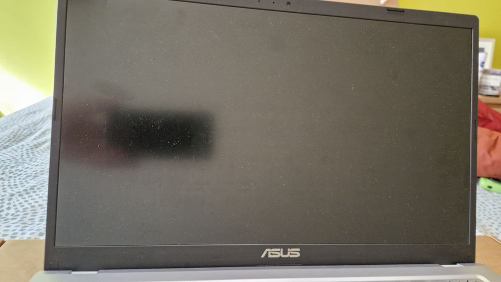 Asus VivoBook X515 i5-11th gen  8gb RAM 512gb ROM