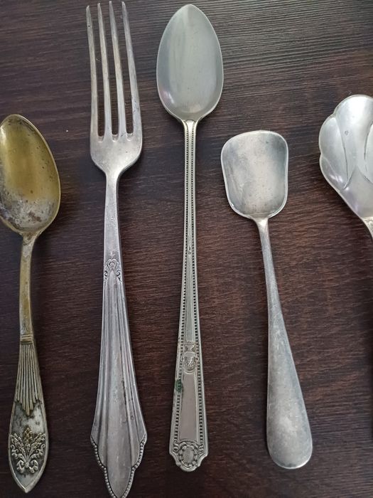 Zestaw srebnych i posrebrzanych sztućców antyki