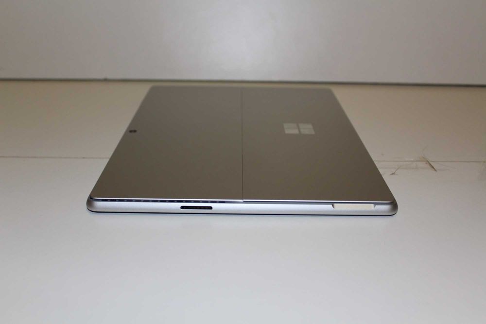 Microsoft Surface Pro 9 i5/16Gb/128Gb/1Tb