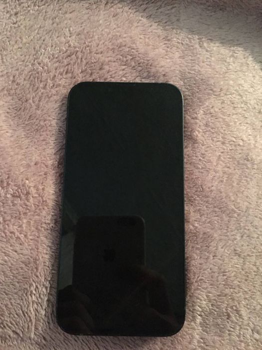 Продам айфон 13 в хорошем состоянии