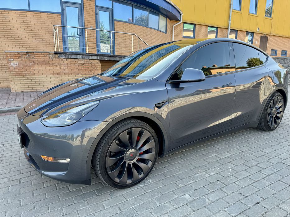 Tesla Y Performence