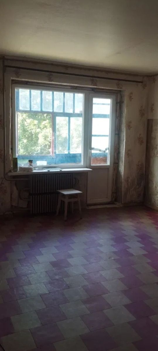 Продам 4 кімнатну квартиру.