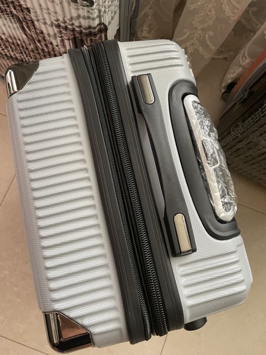 Продам поліпропіленову валізу