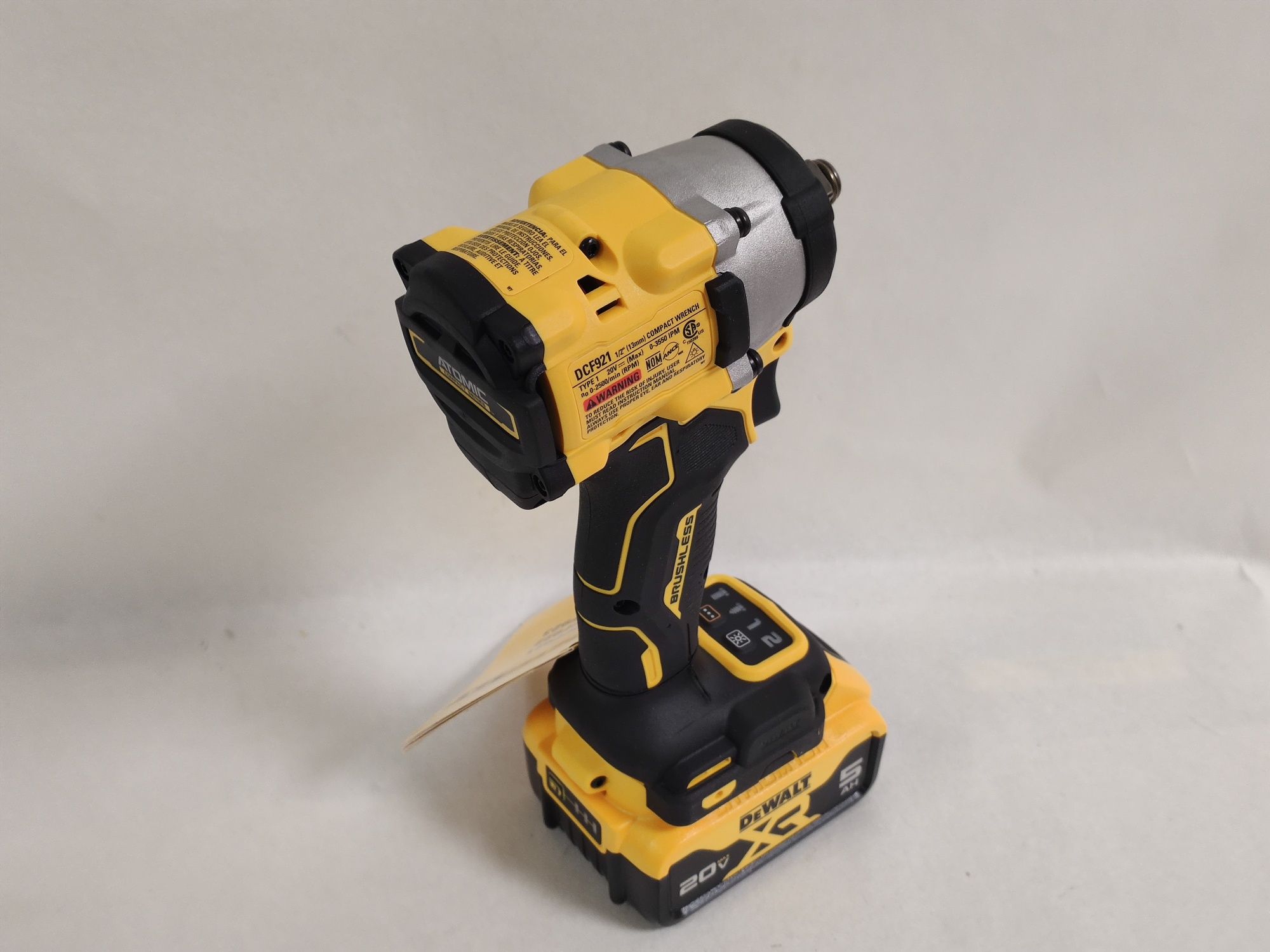 Безщітковий ударний гайковерт DeWALT DCF921P1 XR 20V 1/2" оригінал