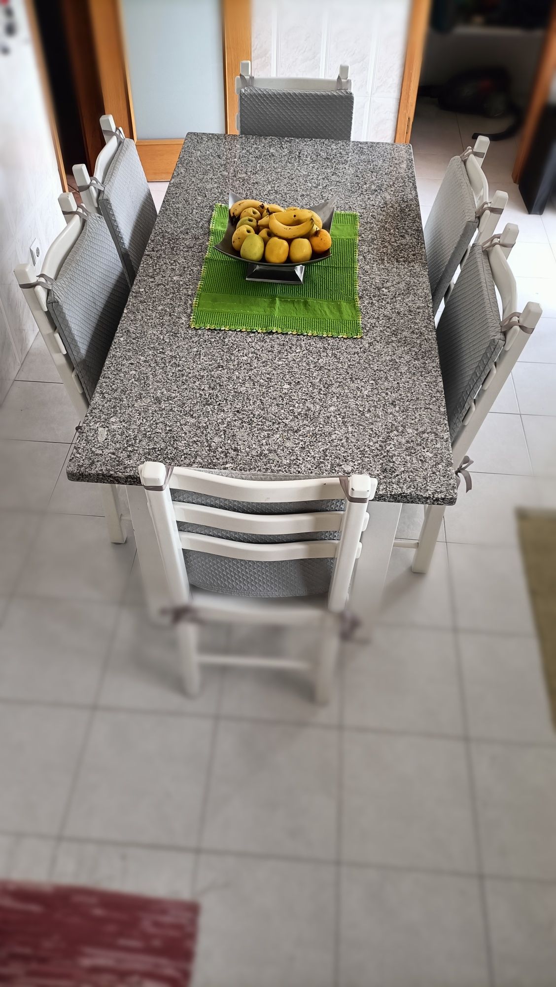 Mesa de cozinha.