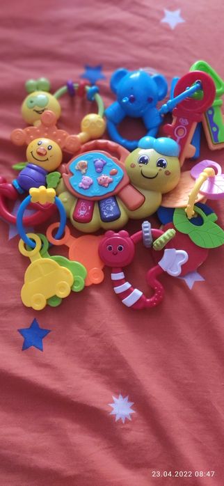 Продам набор детские игрушки -погремушки