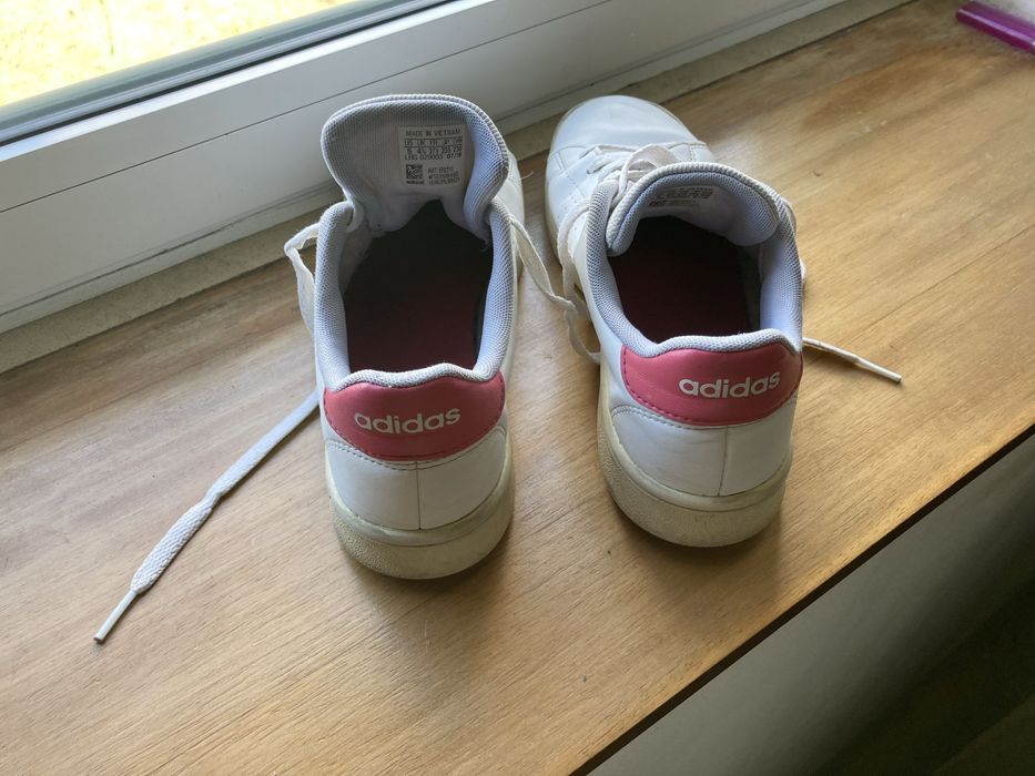 Ténis Adidas N36,5
