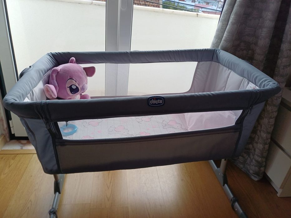Berço next to me chico