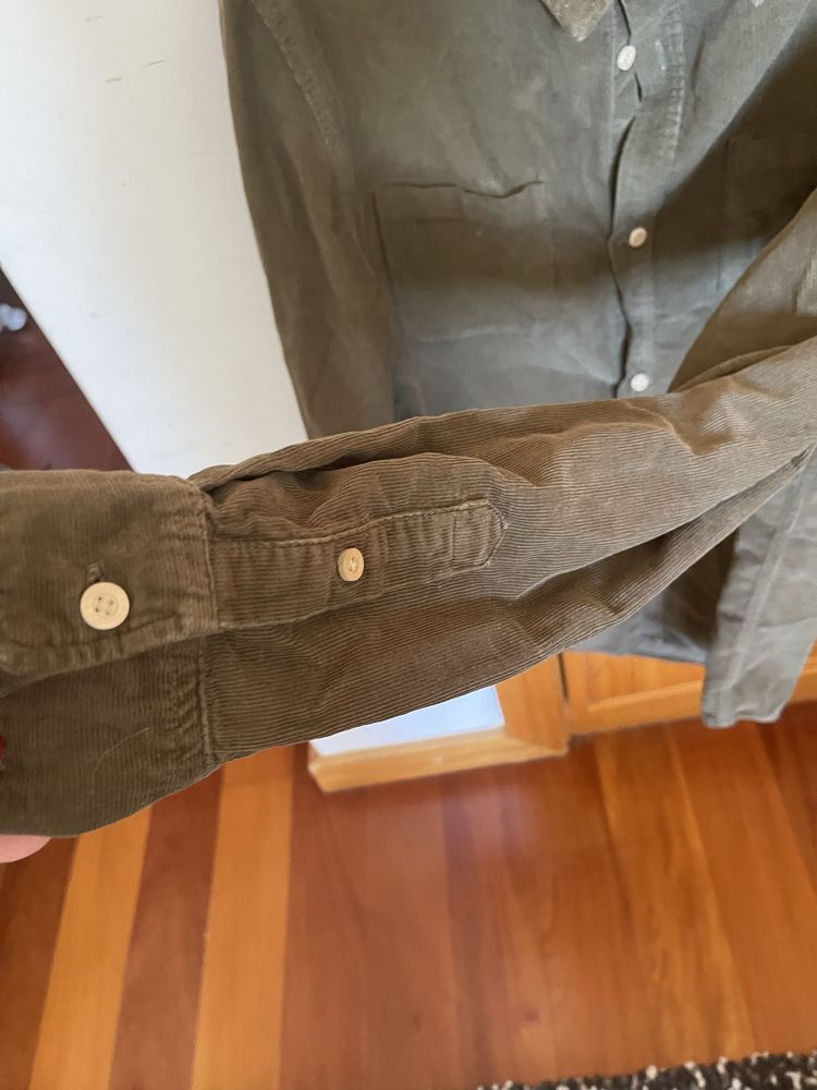 2 camisas brancas Zara em algodao e algodao e linho e 1 de bonbazine .