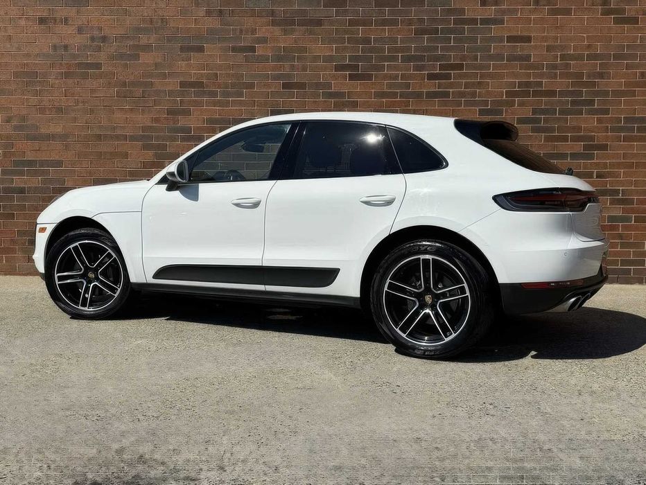 Porsche Macan S      2020