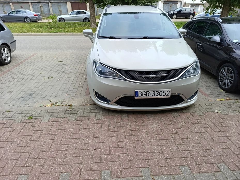 Chrysler Pacifica Chrysler Pacifica Touring L Plus.