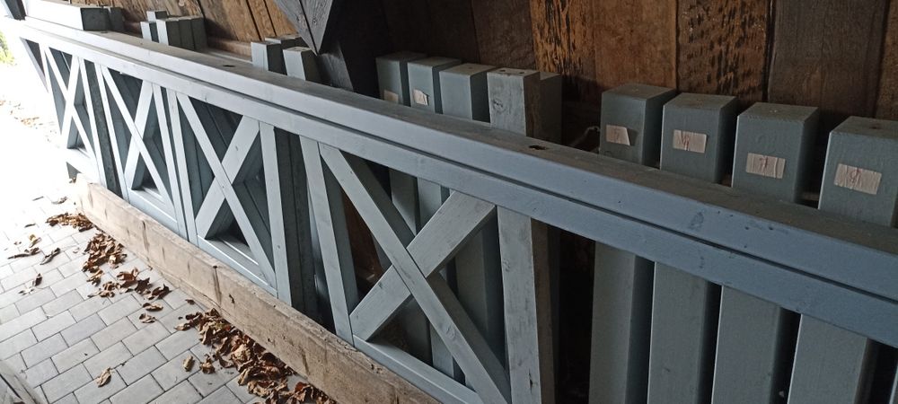 Piękna drewniana barierka balustrada tarasowa