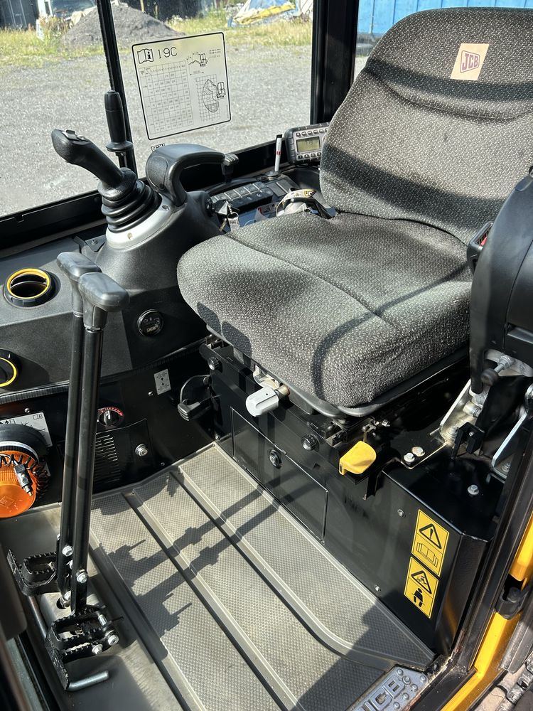 Sprzedam minikoparkę JCB 19c1 2020rok